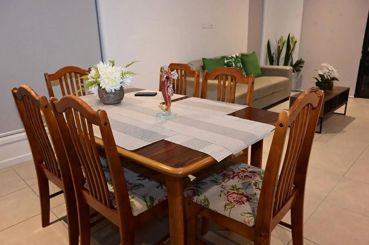 Holiday home Spacious 4 Bedroom Retreat Fully Air Conditioned In Loganholme Australia